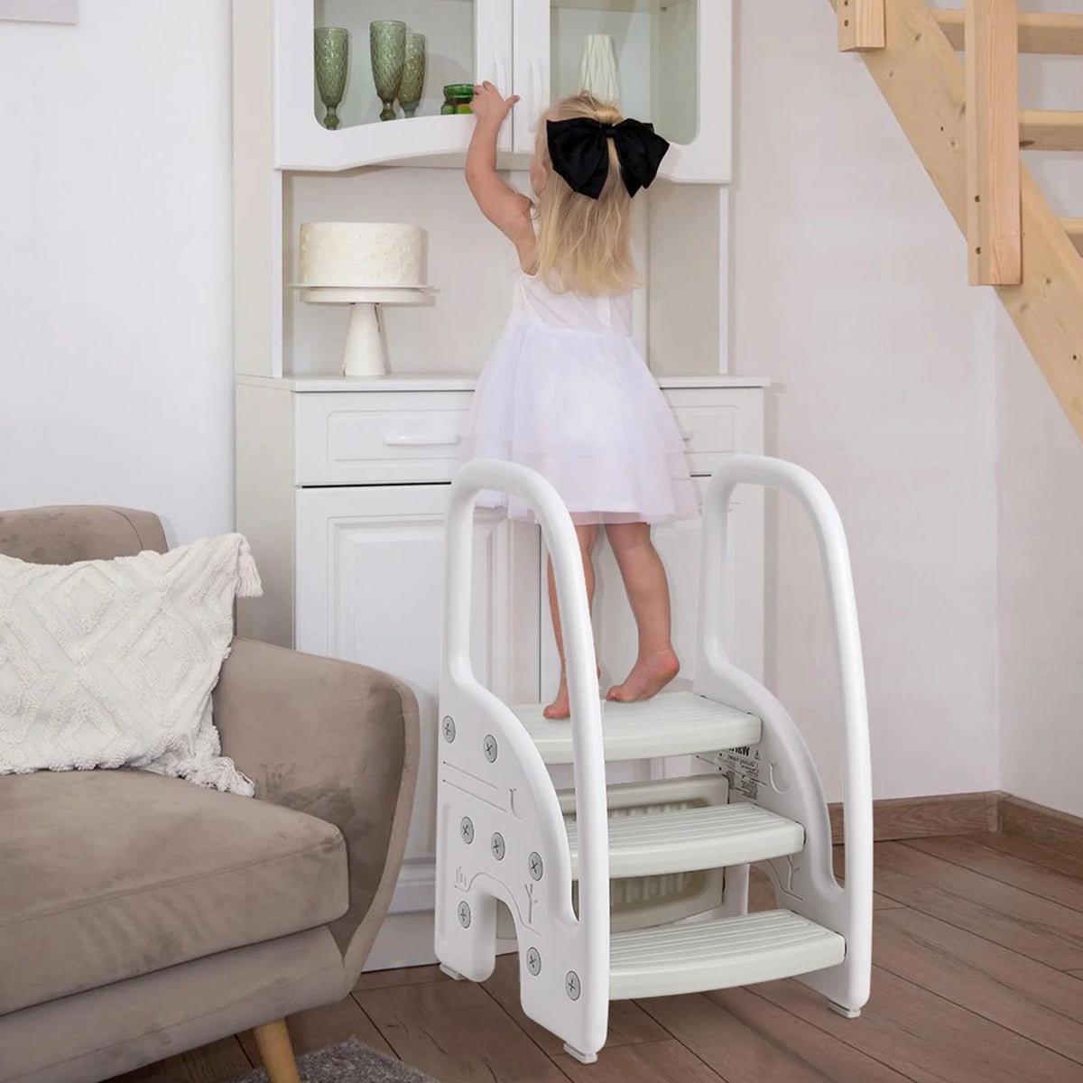 Plastic Kids Step Stool With Side Handles For Bathroom Use