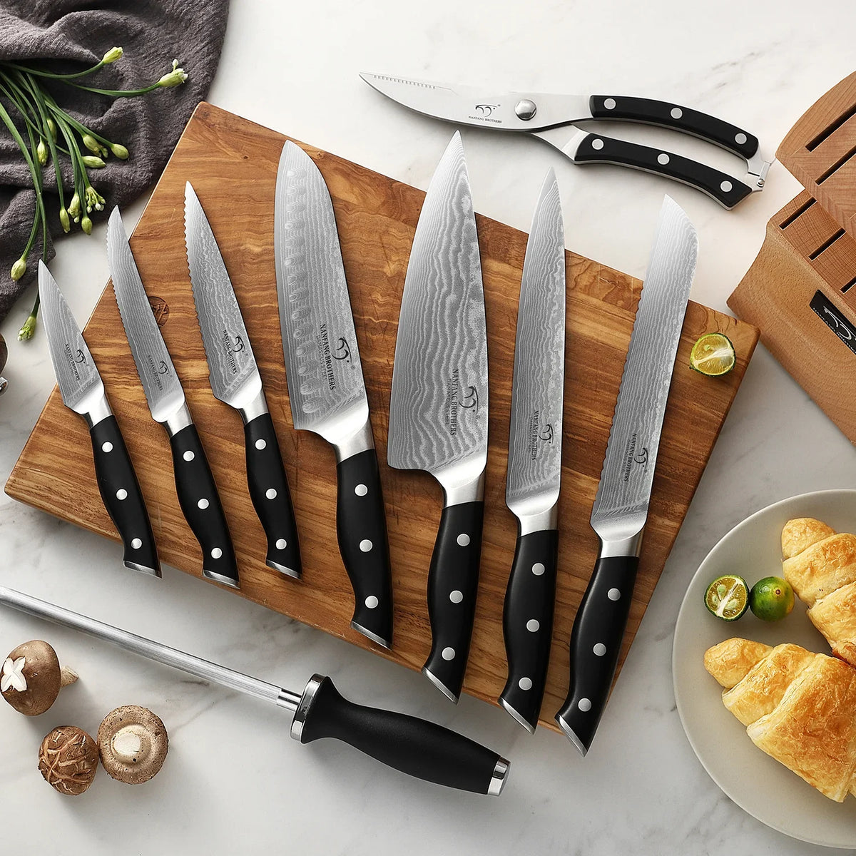 15 piece VG10 Damascus kitchen knives with ergonomic handles  Sharp cutting tools suitable for cutting meat, vegetables, fruits and bread  Professional chef set for home use  Complete set including sharpening rod and scissors